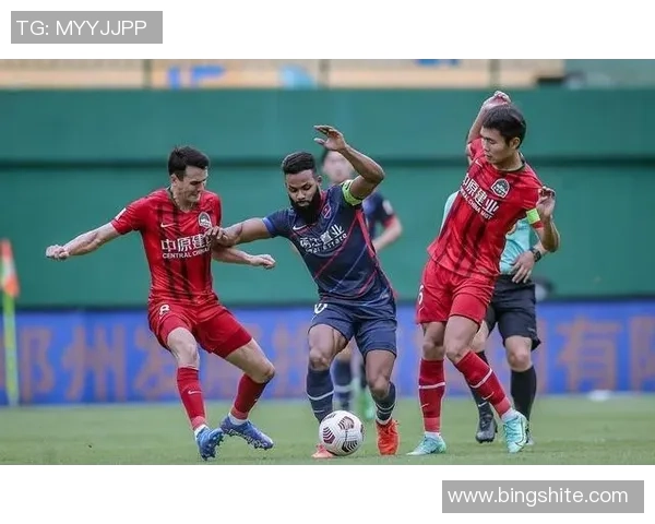 武汉篮球队以84分稳居冠军赛积分榜首位展现强劲实力 武汉篮球队以84分稳居冠军赛积分榜首位展现强劲实力